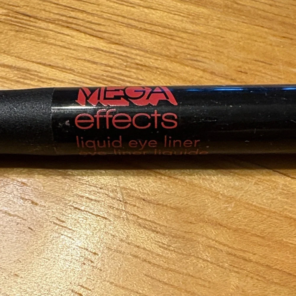 Avon Mega Effects Liquid Eyeliner - Black with Red Accents